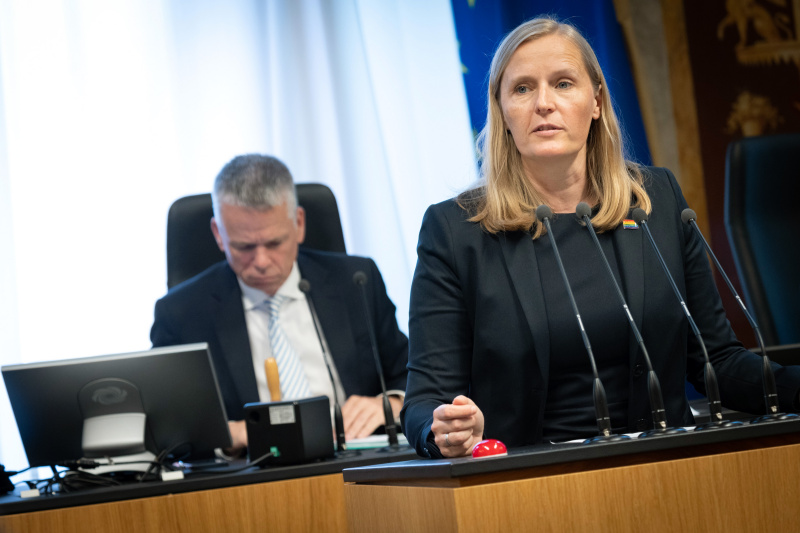 Am Redner:innenpult Bundesrätin Maria Huber (GRÜNE)