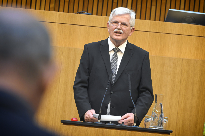 Einleitende Worte. Vorsitzender Österreichische Freunde von Yad Vashem Gustav Arthofer