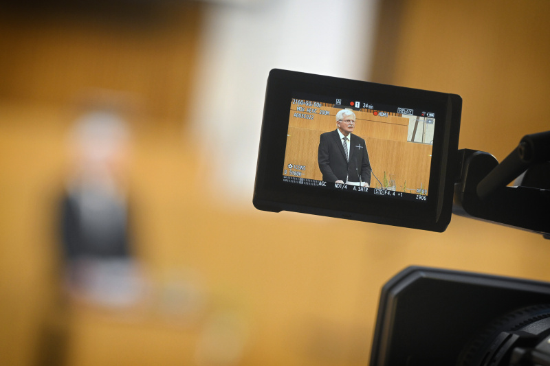 Einleitende Worte. Vorsitzender Österreichische Freunde von Yad Vashem Gustav Arthofer