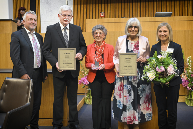 Von links: Manfred Wetzlmair, Vorsitzender Österreichische Freunde von Yad Vashem Gustav Arthofer, Ehrenpräsidentin Ulrike Schuster, Generalsekretärin Österreichische Freunde von Yad Vashem Ursula Arthofer, Sigrid Wetzlmair