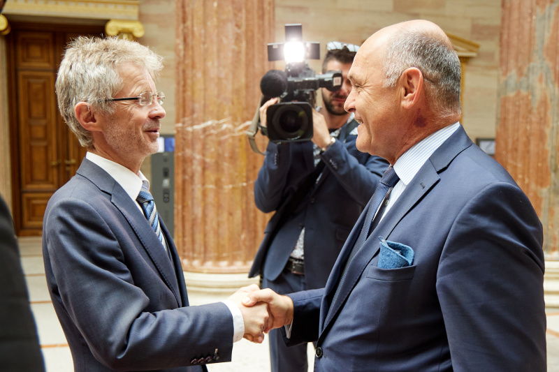 Von rechts: Nationalratspräsident Wolfgang Sobotka (ÖVP), Senatspräsident des tschechischen Parlaments Miloš Vystrčil