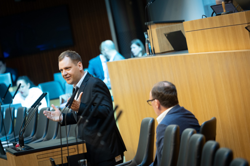 Klubobmann Philip Kucher (SPÖ) am Redner:innenpult