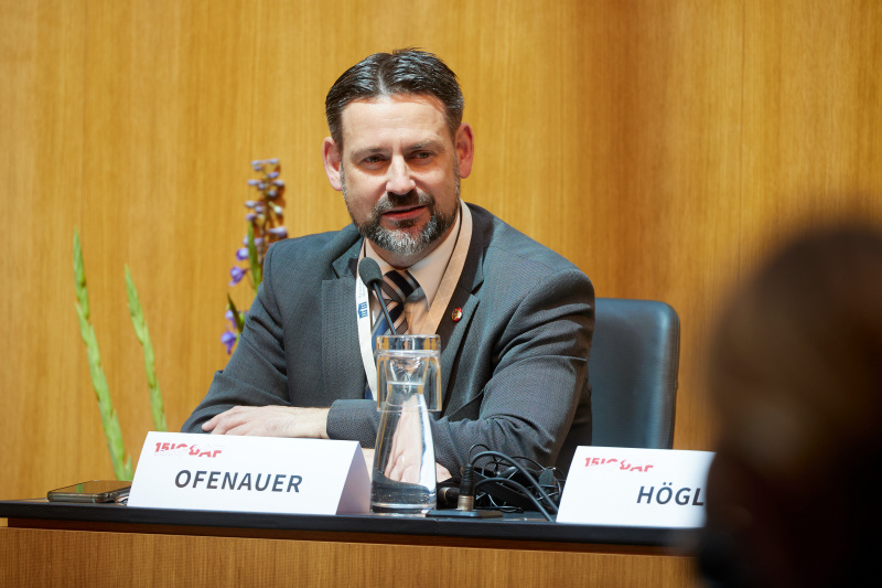 Session 2, moderation by Friedrich Ofenauer, Chairman of the Austrian Parliamentary Commission for the Federal Armed Forces, Member of the National Council of Austria