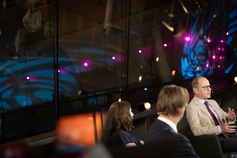 Von links: Michaela Krömer - Rechtsanwältin, Nationalratsabgeordneter Joachim Schnabel (ÖVP), Moderator Gerald Groß