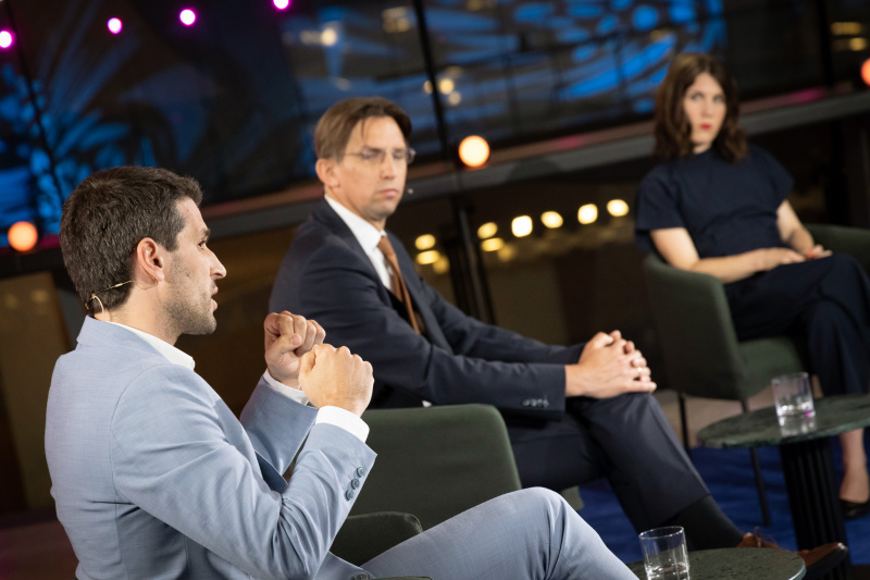 Von links: Nationalratsabgeordneter Lukas Hammer (Grüne), Nationalratsabgeordneter Joachim Schnabel (ÖVP), Michaela Krömer - Rechtsanwältin