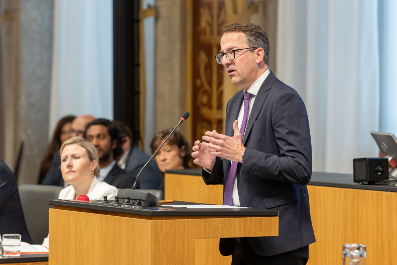 Am Rednerpult: Albert Posch - Sektionschef