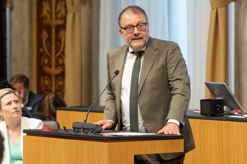 Am Rednerpult: Michael Pilz - Rechtsanwalt