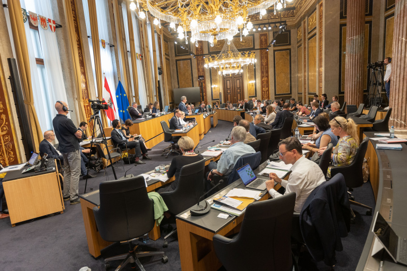 Am Rednerpult: Nikolaus Forgo