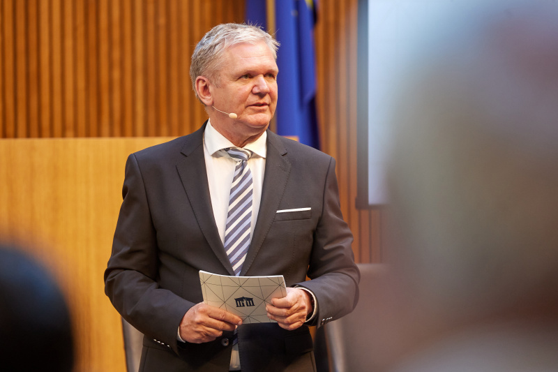 Moderation durch den Leiter der ORF-Wissenschaft Günther Mayr