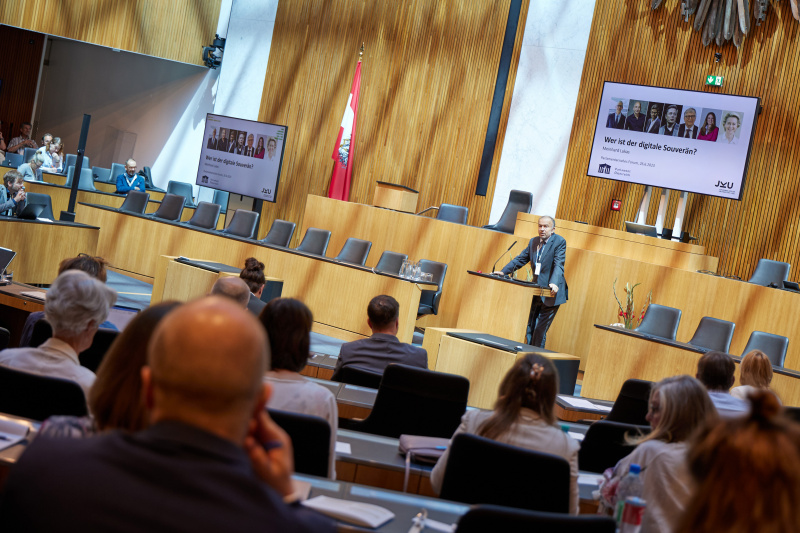 Impulsvortrag von Rektor Johannes Kepler Universität Linz Meinhard Lukas