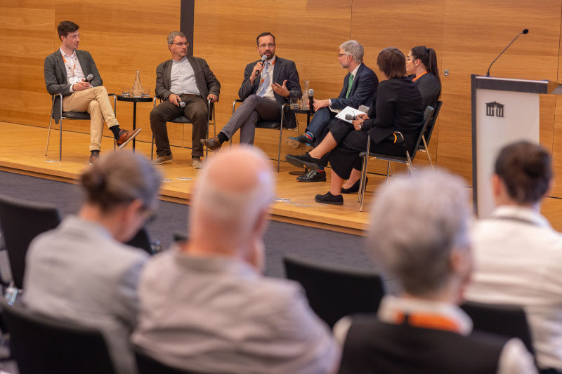 Panel I: Different types of evidence in(to) parliamentary processes