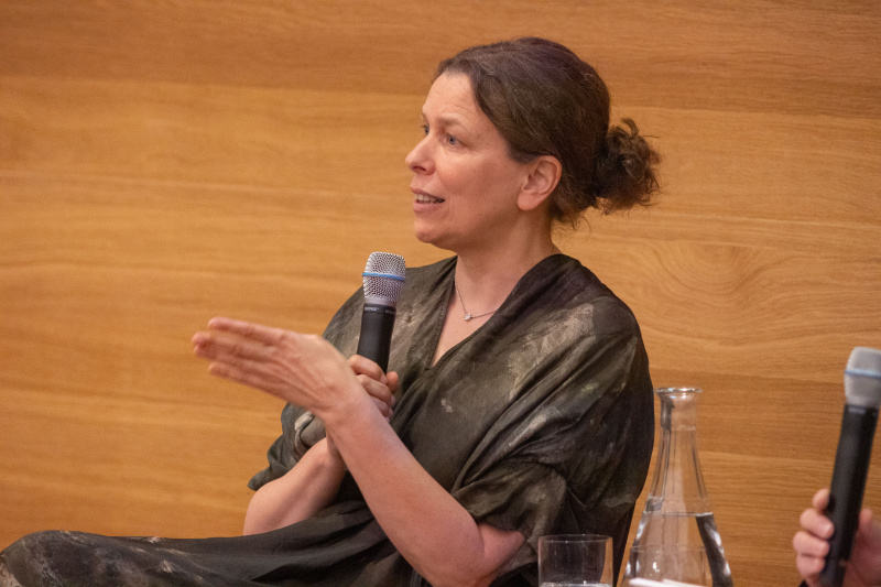 Am Wort: Iris Eisenberger