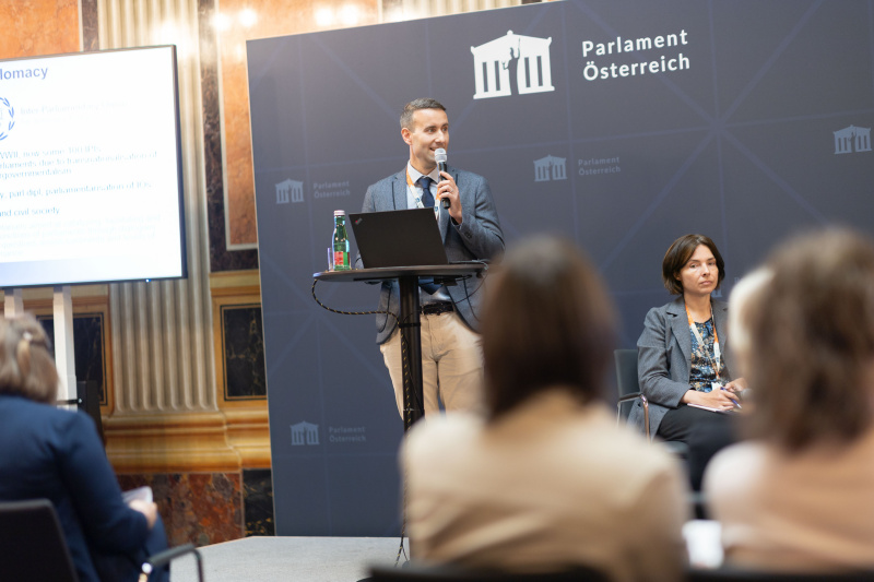 Panel Session: "The role of parliaments in international relations". Am Wort: Davor Jancic