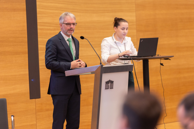 Panel Session I: "Different types of evidence in(to) parliamentary processes". Moderator Christoph Konrath Parlamentsdirektion
