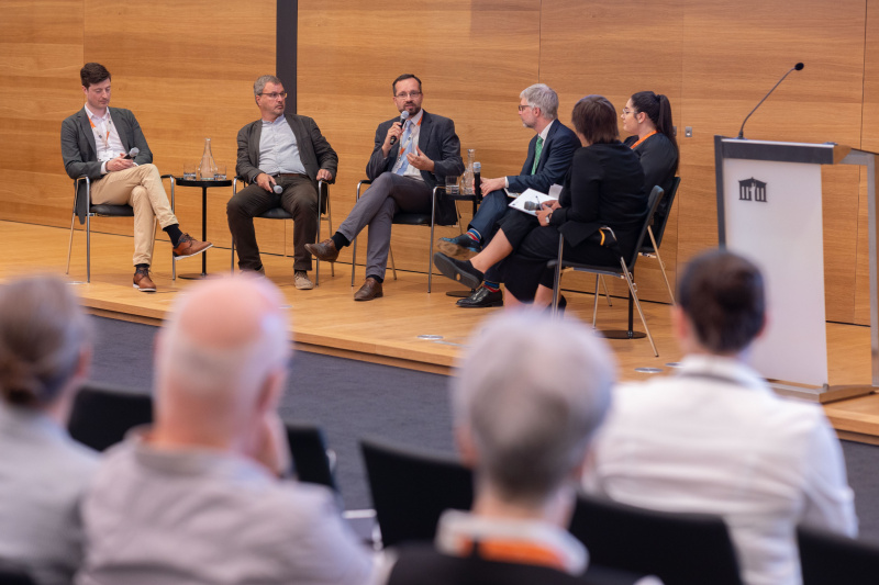Panel Session I: "Different types of evidence in(to) parliamentary processes". Diskussionsrunde