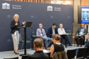 "Panel IV: Representation, democratic culture and publik perception". Am Rednerpult: Anna Minta (Catholic Private University of Linz)
