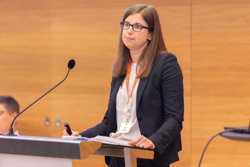 Panel III: "Parliaments dealing with uncertain knowledge". Am Rednerpult: Katrin Praprotnik (University of Graz)