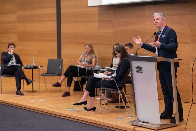 Panel III: "Parliaments dealing with uncertain knowledge". Am Rednerpult: Fotios Fitsilis (Scientific Service, Hellenic Parliament, Greece)