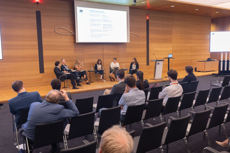 Panel III: "Parliaments dealing with uncertain knowledge". Diskussionsrunde