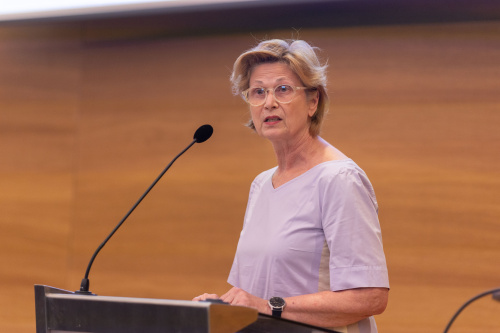 "Forschungsjahr im Parlament": Presentation of the selected research project and researcher. Am Wort: Parlamentsvizedirektorin Susanne Janistyn-Novak