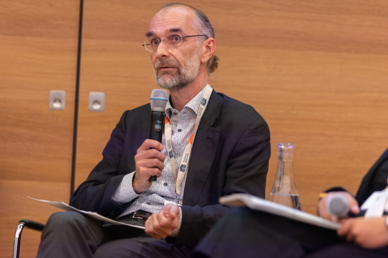 "Panel Discussion: Science-policy interface und Parlamente: Wie kann ein kontinuierlicher Austausch gestaltet sein?"