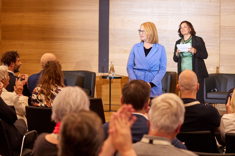 Moderation durch Petra Stuiber DER STANDARD