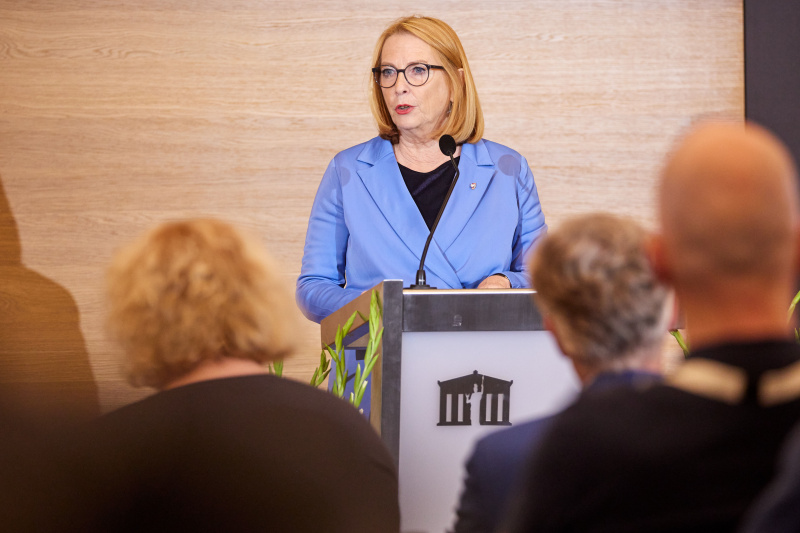 Eröffnungsworte der Zweiten Nationalratspräsidentin Doris Bures (SPÖ)