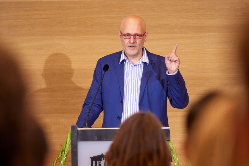 Präsentation der Arena Analyse 2023 – Chancen in Sicht durch Geschäftsführender Gesellschafter von Kovar & Partners Walter Osztovics