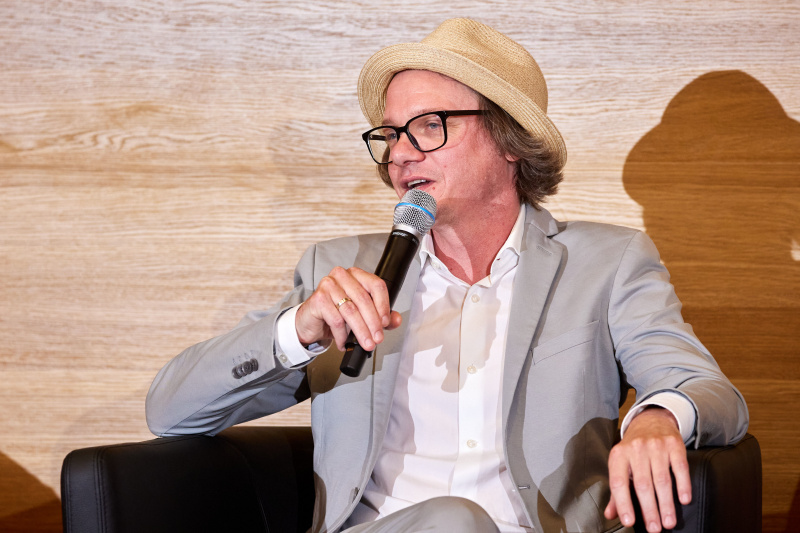 Podiumsdiskussion, Harald Oberhofer Universitätsprofessor am Department Volkswirtschaft der Wirtschaftsuniversität Wien und Ökonom am österreichischen Institut für Wirtschaftsforschung (WIFO)