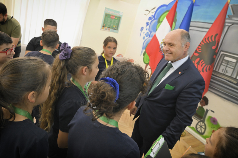 Besuch der Demokratiewerkstatt. Von links: Nationalratspräsident Wolfgang Sobotka (ÖVP), Parlamentspräsidentin Albaniens Lindita Nikolla