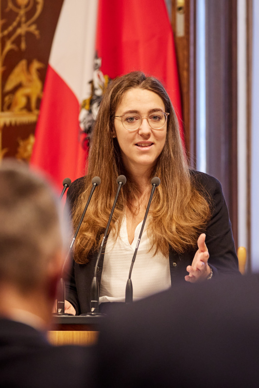 Am Rednerpult Bundesrätin Elisabeth Wolff (ÖVP)