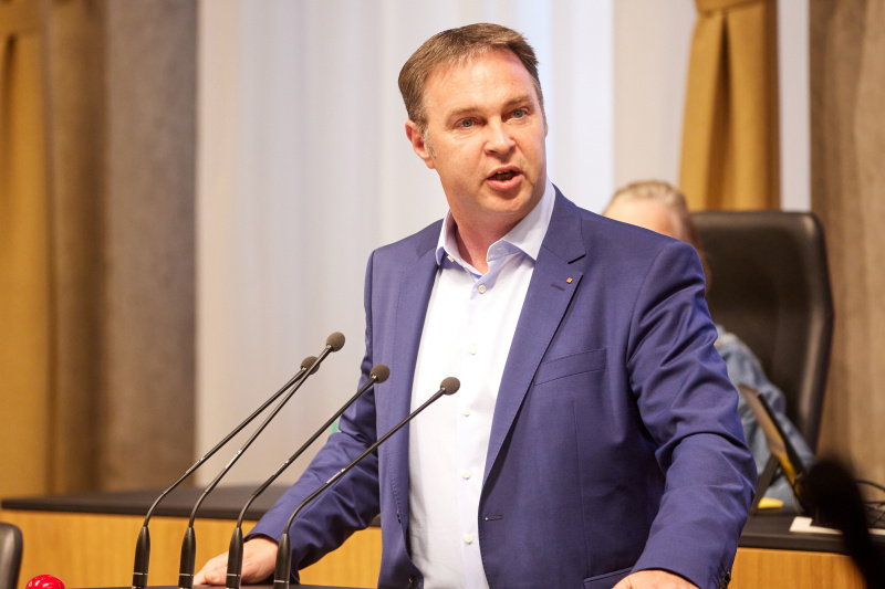 Am Rednerpult Bundesrat Andreas Babler (SPÖ)