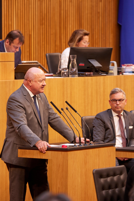 Am Rednerpult Nationalratsabgeordneter Christian Stocker (ÖVP)