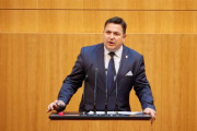 Am Rednerpult Nationalratsabgeordneter Christian Ries (FPÖ)
