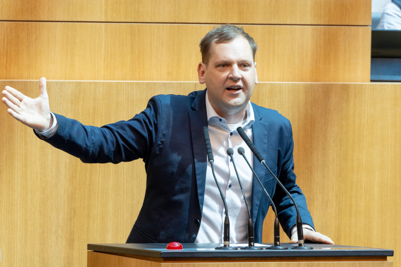 Am Rednerpult Klubobmann Philip Kucher (SPÖ)