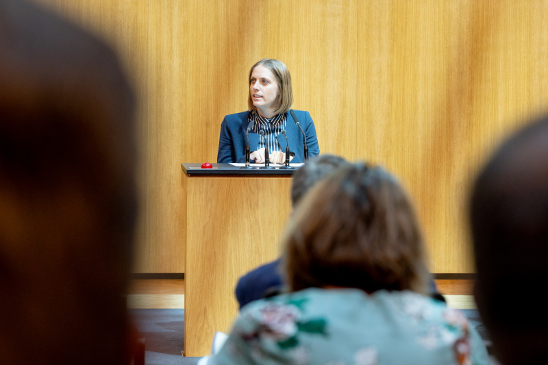 Am Rednerpult Nationalratsabgeordnete Kira Grünberg (ÖVP)