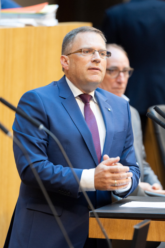 Am RednerpultKlubobmann August Wöginger (ÖVP)