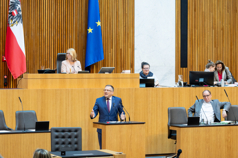 Am RednerpultKlubobmann August Wöginger (ÖVP)