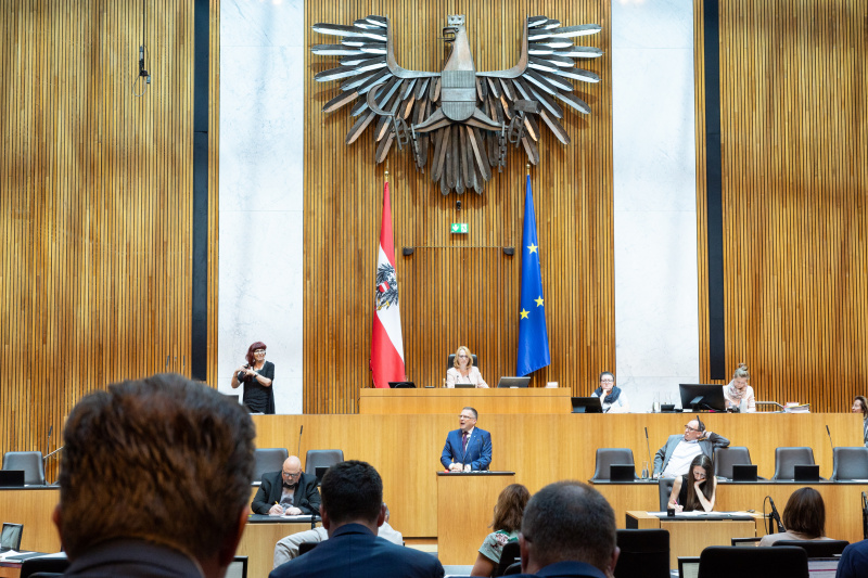 Am RednerpultKlubobmann August Wöginger (ÖVP)