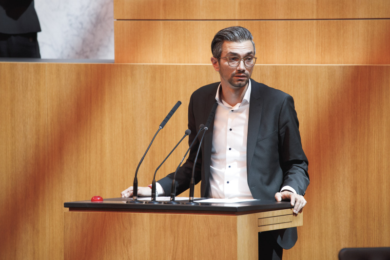 Am Rednerpult Nationalratsabgeordneter Süleyman Zorba (GRÜNE)