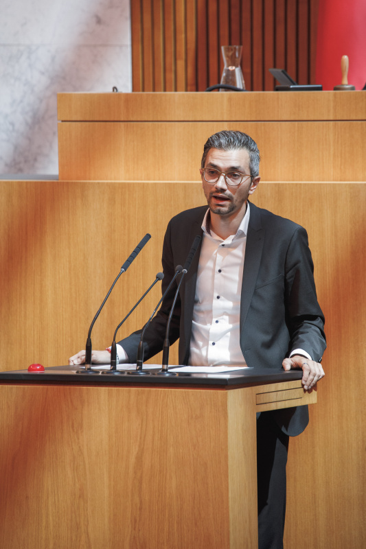 Am Rednerpult Nationalratsabgeordneter Süleyman Zorba (GRÜNE)