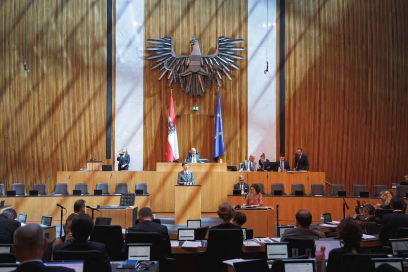 Am Rednerpult Nationalratsabgeordneter Douglas Hoyos-Trauttmansdorff (NEOS)