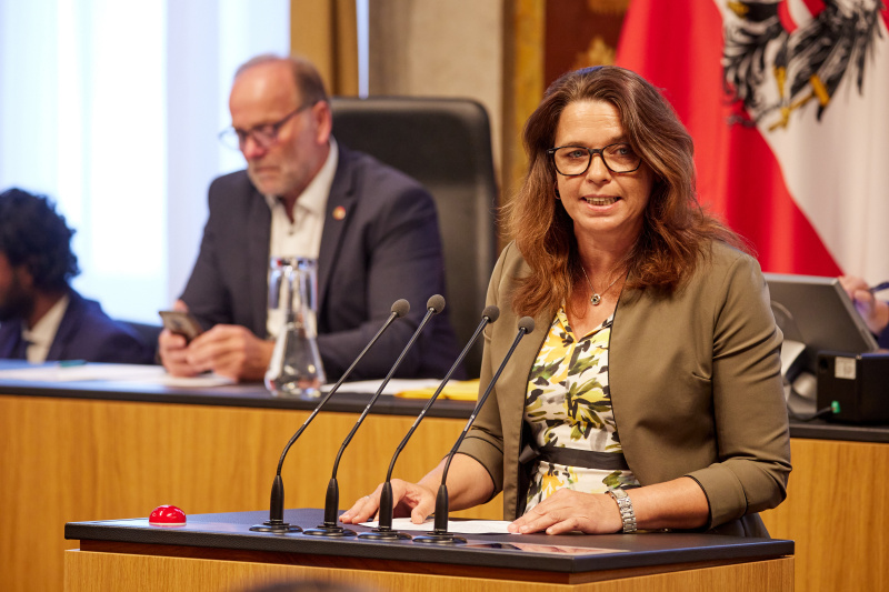 Am Rednerpult Bundesrätin Sandra Böhmwalder (ÖVP)