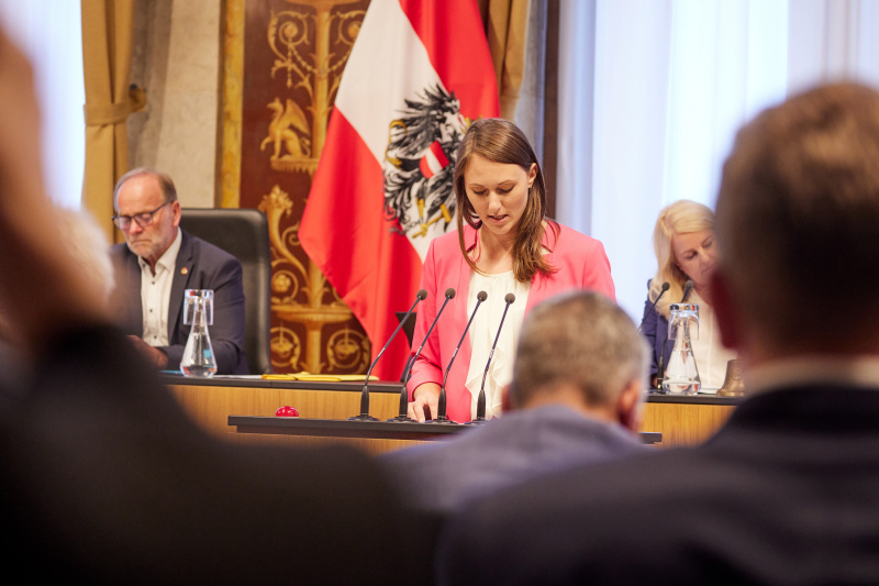 Am Rednerpult Bundesrätin Viktoria Hutter (ÖVP)