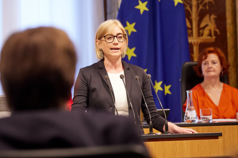 Am Rednerpult Bundesrätin Sandra Lassnig (ÖVP)