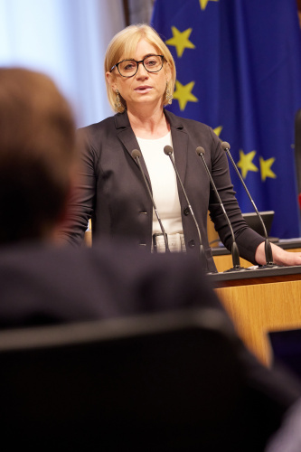 Am Rednerpult Bundesrätin Sandra Lassnig (ÖVP)