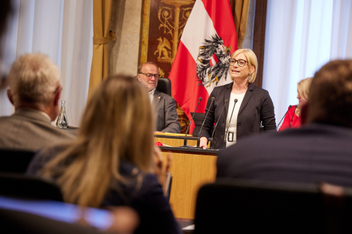 Am Rednerpult Bundesrätin Sandra Lassnig (ÖVP)