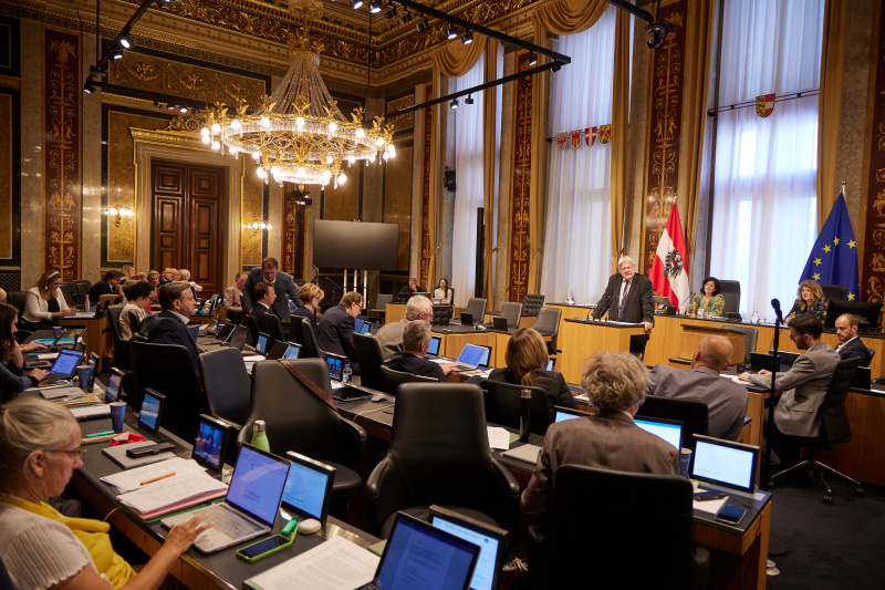 Am Rednerpult Bundesrat Stefan Schennach (SPÖ)