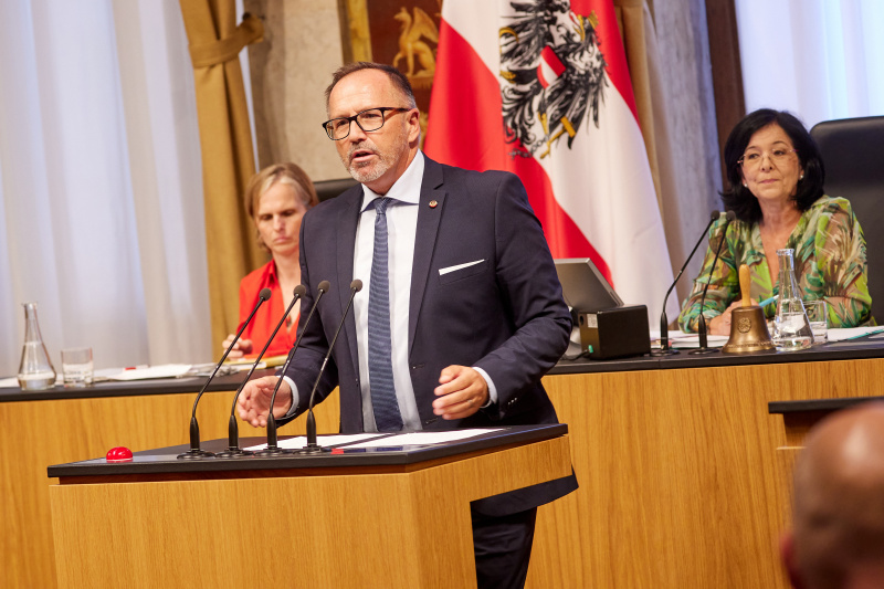 Am Rednerpult Bundesrat Günter Pröller FPÖ)