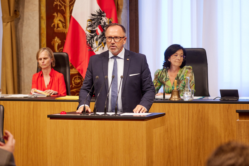 Am Rednerpult Bundesrat Günter Pröller FPÖ)